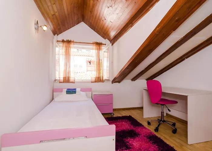 Emma - Two Bedroom With Balcony And Sea View דוברובניק