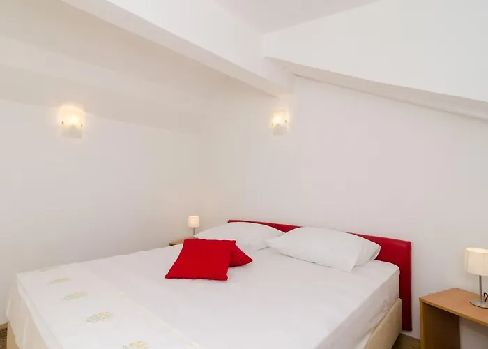 Emma - Two Bedroom With Balcony And Sea View דירה *