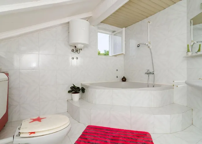 דירה Emma - Two Bedroom With Balcony And Sea View *