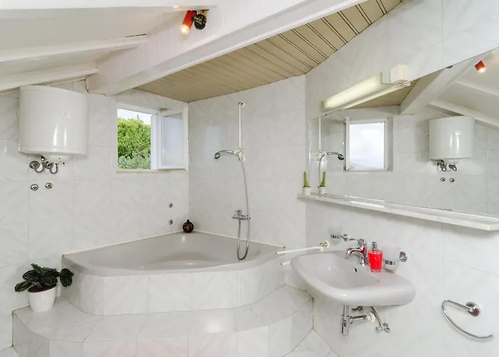 דירה Emma - Two Bedroom With Balcony And Sea View