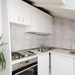 Emma - Two Bedroom With Balcony And Sea View *