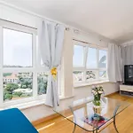 Emma - Two Bedroom With Balcony And Sea View Apartman *