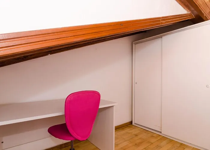 Emma - Two Bedroom With Balcony And Sea View *