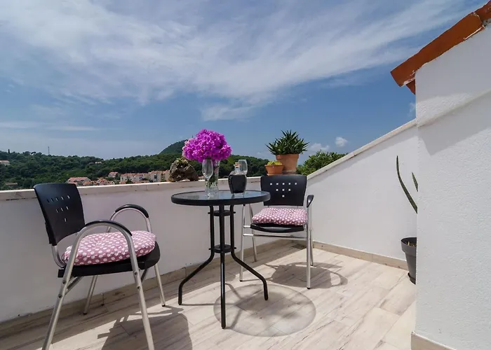 Apartment Emma - Two Bedroom With Balcony And Sea View