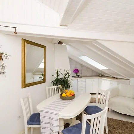 아파트 Emma - Two Bedroom With Balcony And Sea View *